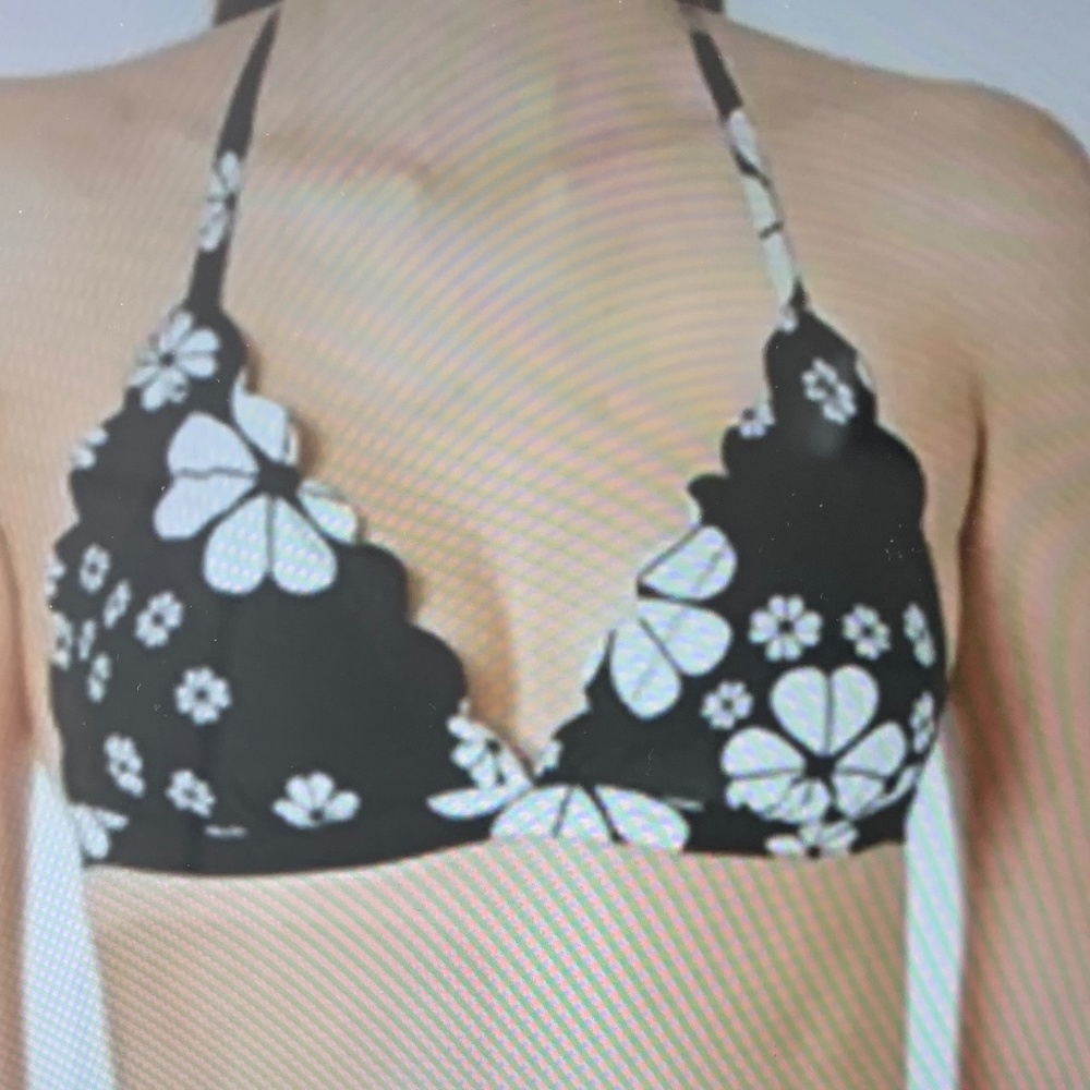 Kate Spade Bikini  Scalloped Swim Top Size Large NWT